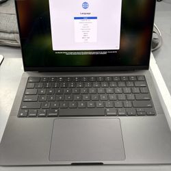 New Open Box Apple MacBook Pro M4 Max 14” 36gb Ram 1TB Apple Warranty