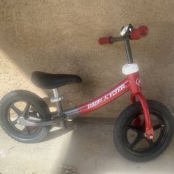 Kids Radio Flyer Strider Bike