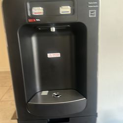 Bottom load water dispenser