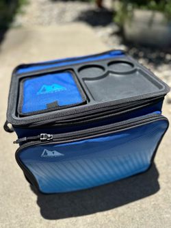 ARCTIC ZONE Tabletop Cooler 40 can capacity collapsible 2 drink holder