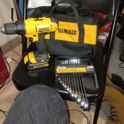 20v DeWalt Drill & Battery,Titan 11 Piece Wrench Set