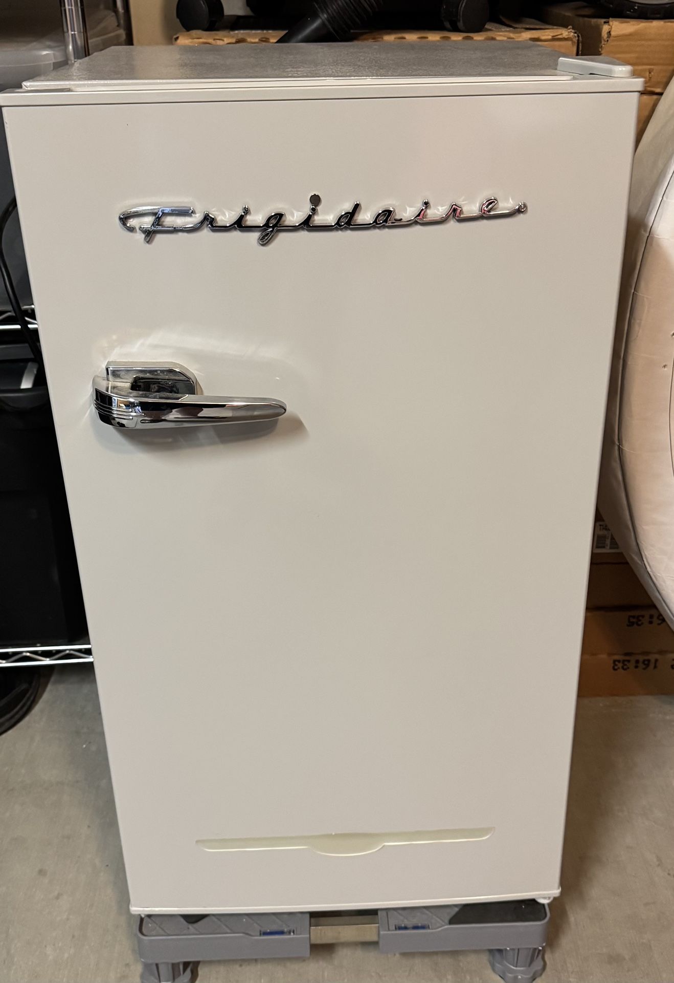 Frigidaire Retro Refrigerator