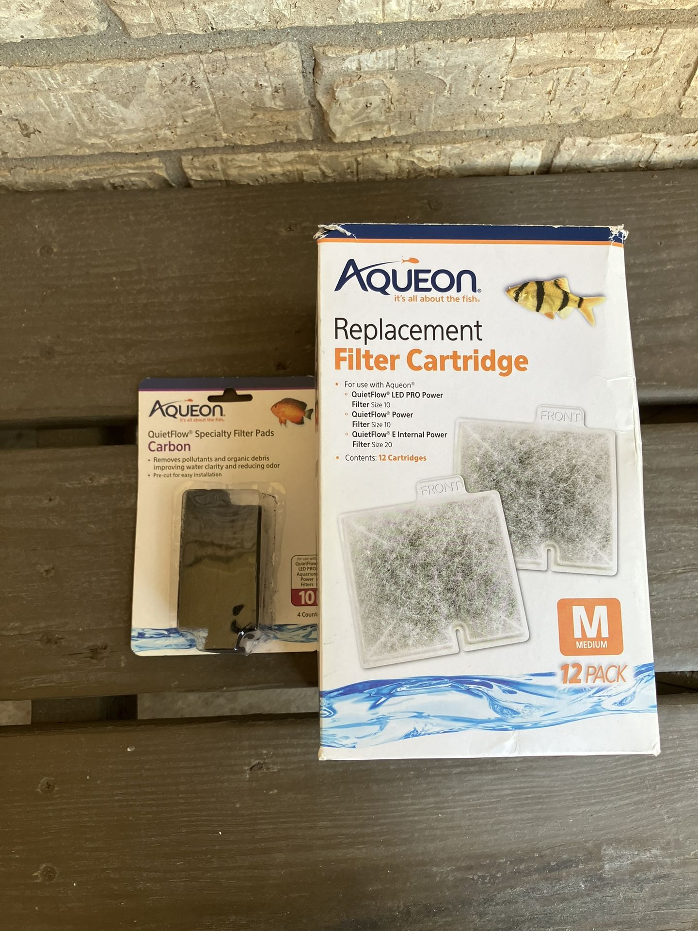 Aqueon 12 Pack Medium Replacement Filter Cartridges and 4 Pack Carbon Pads