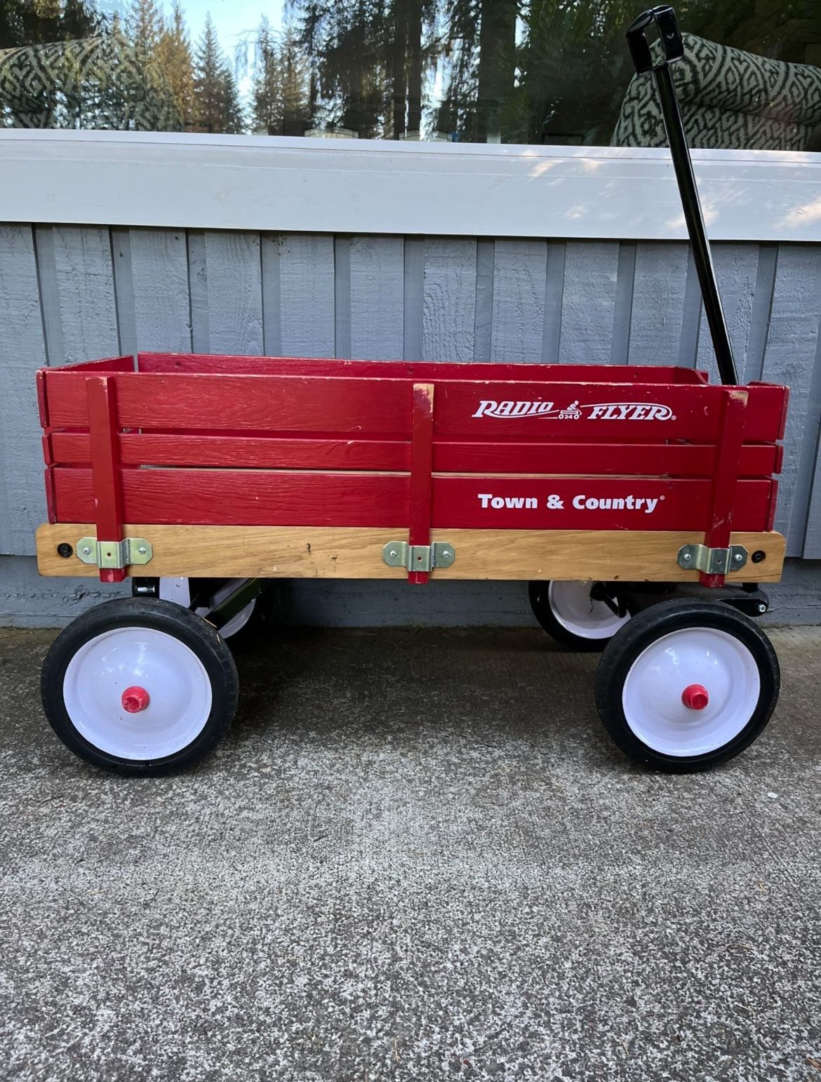 Radio Flyer Wagon/Red Wagon Town and Country