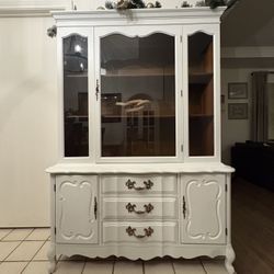 White China Cabinet / Hutch