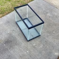 Small Aquarium (idk how many gallons)
