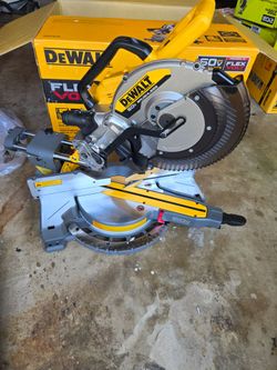 Miter saw dewalt 60 volts tool only