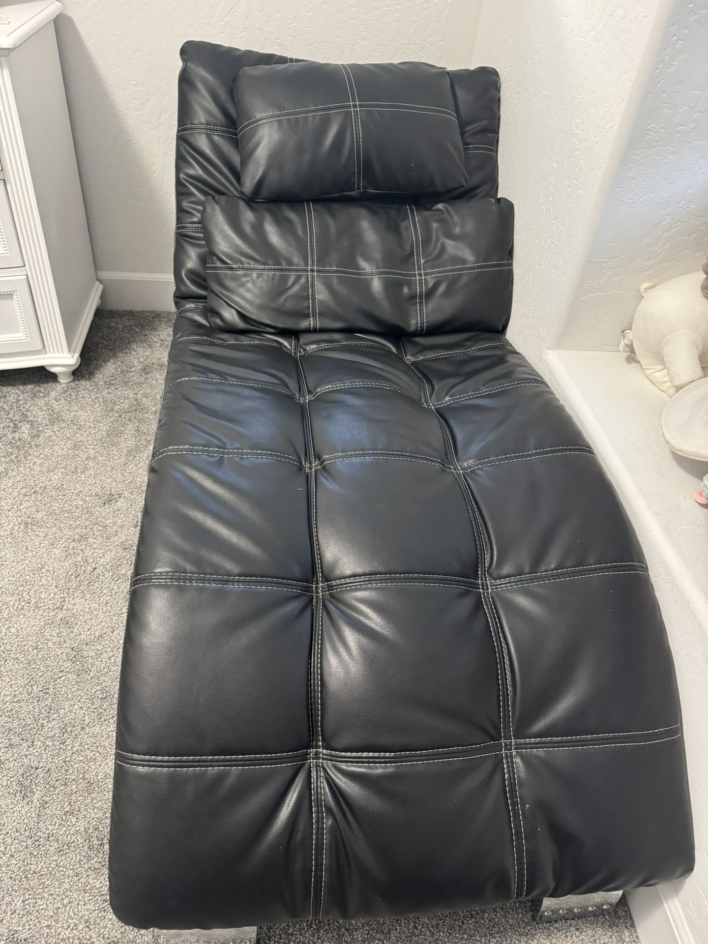 Chaise Faux Leather