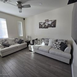 Couch set