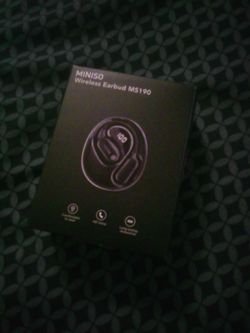 MINISO brand earbuds new