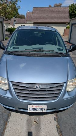 2005 Chrysler Town & Country