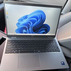 Dell Latitude 5550 Core Ultra 7 155U 16GB 512GB USB-C Laptop