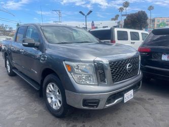 2017 Nissan TITAN