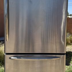 Maytag Bottom Freezer Refrigerator 