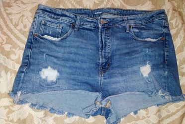Old Navy Straight Distressed Denim Shorts SIZE 18