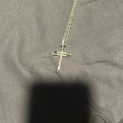 silver cross necklace 
