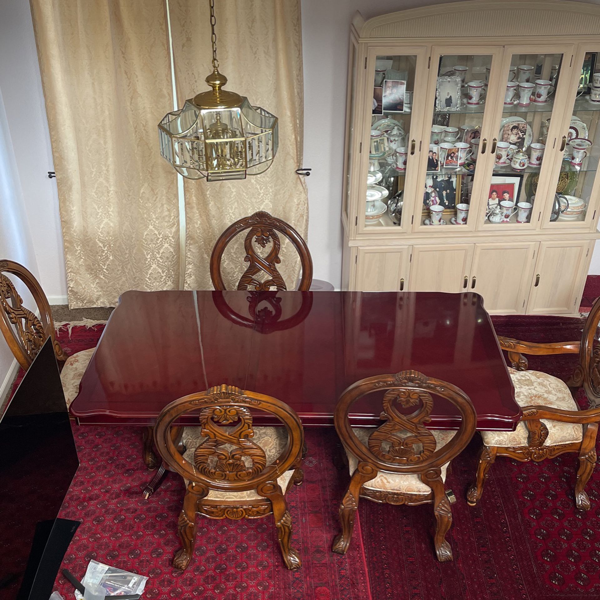 Table And 5 Chair Set 