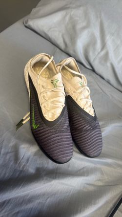 Kobe soccer cleats size 9.5