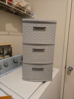 Plastic dresser $5