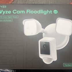 Wyze Cam Floodlight Motion Activated Security Camera Brand New
