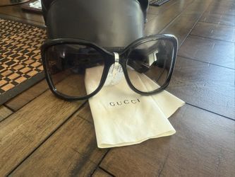 Gucci women’s sunglasses new