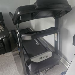 Nautilus T616 Folding Treadmill
