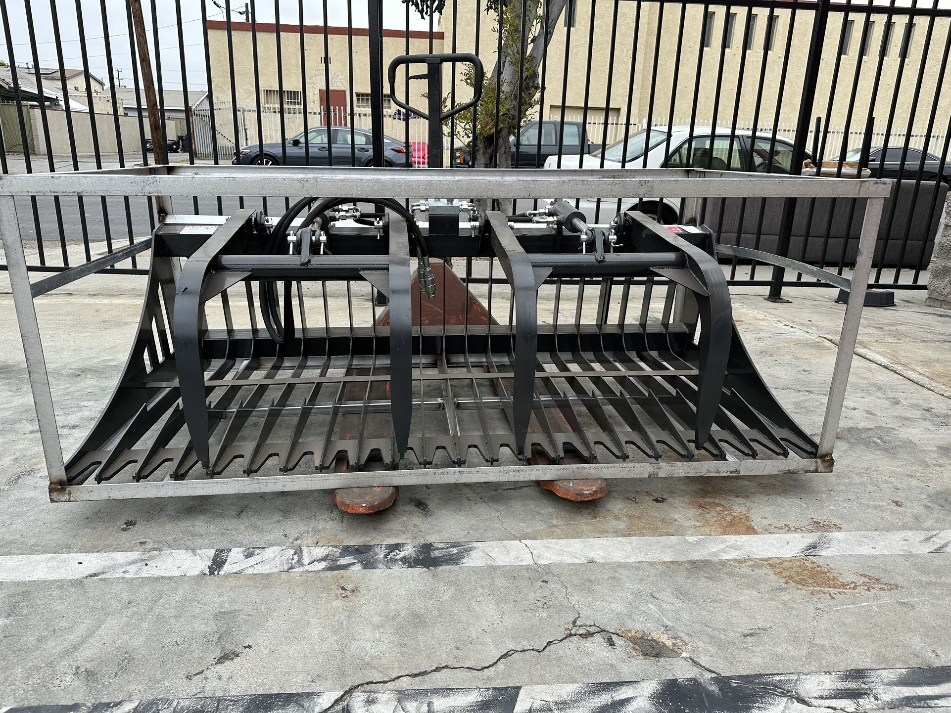 Skid Steer Rick Grapple Bucket Attachment