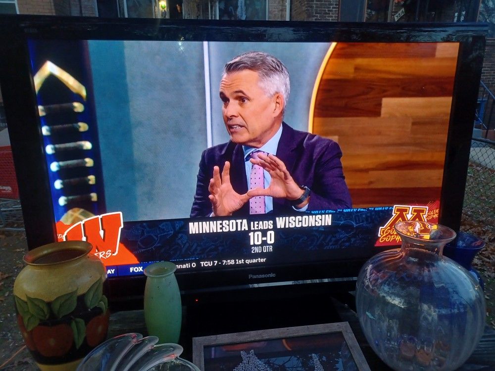 50"PANASONIC 1080P HDTV WITH ROKU REMOTE CONTROL AND HDMI PORTS $150 FINAL PRICE SEE 👀 ALL PICTURES 