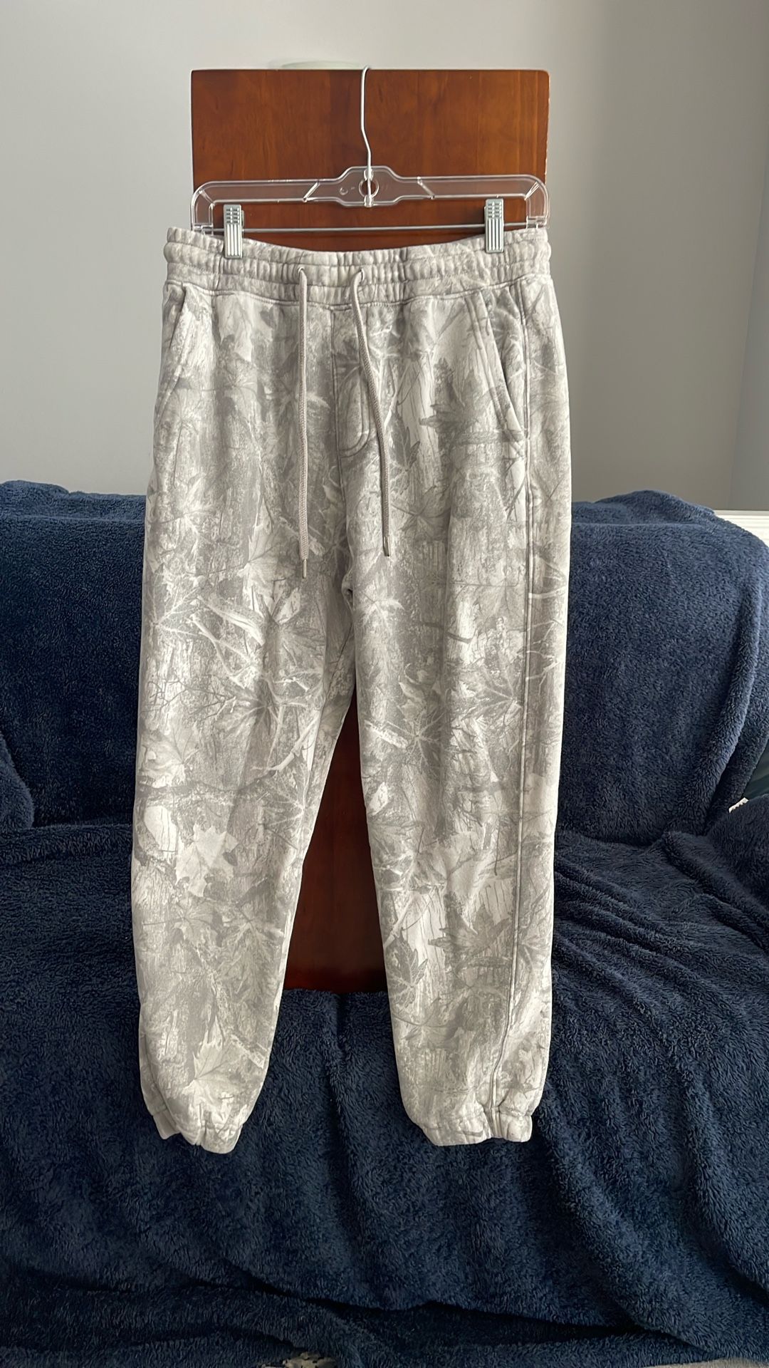 Hollister jogger sweatpants - men’s size medium