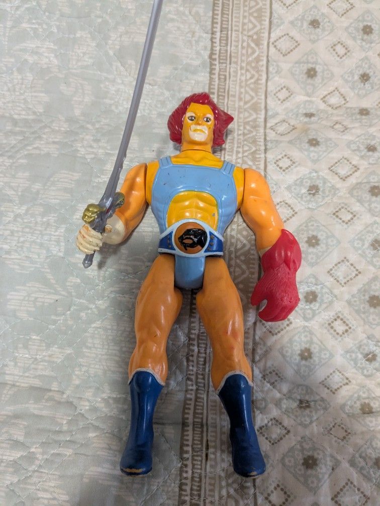 Vintage 1985 LJN Thundercats Lion-O Figure with Claw Shield and Sword of Omens