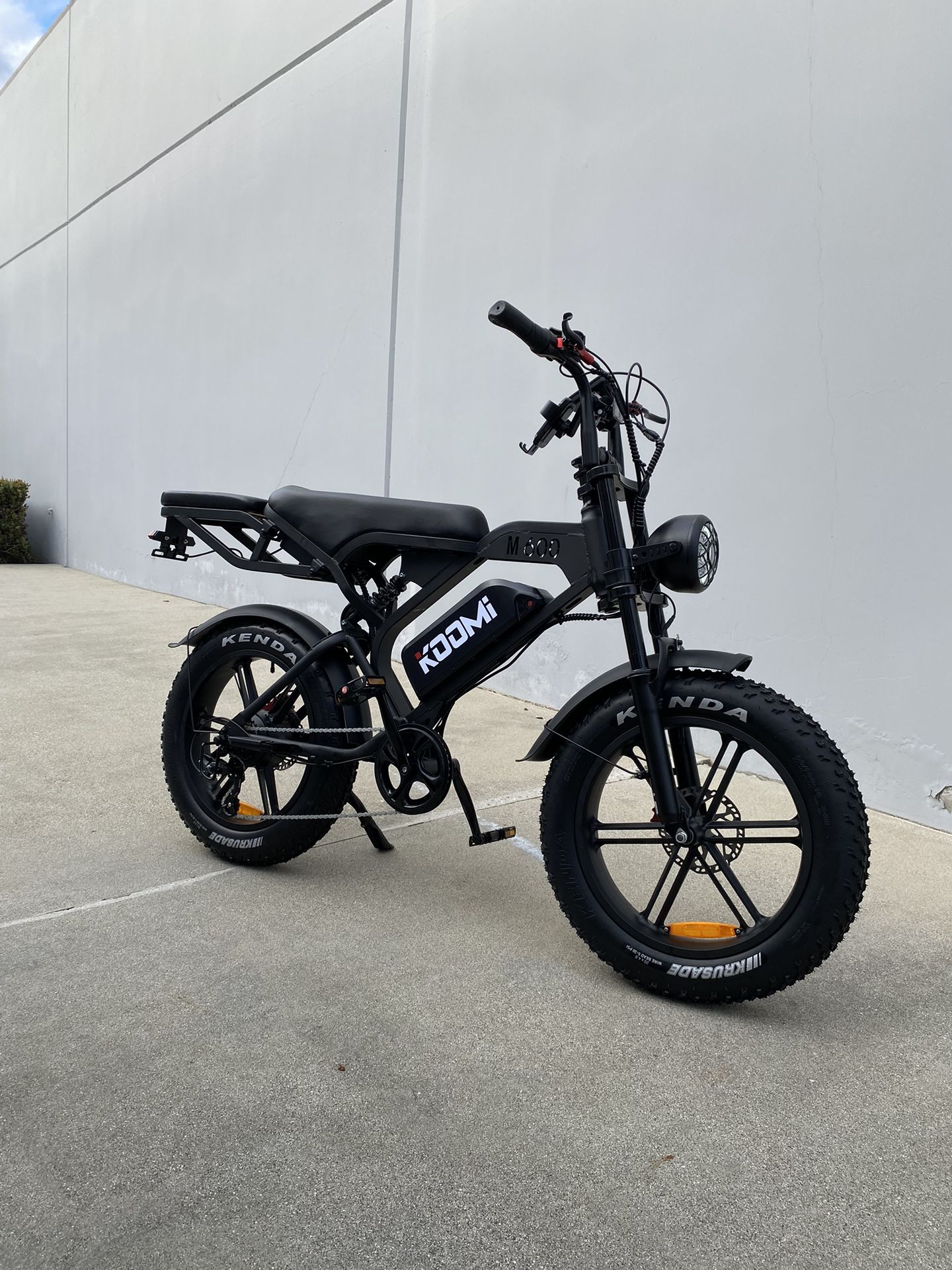 KOOMi E-bike Hydraulic Disc Brakes 1000w 48v 20Ah Retro Moped Electric Bike 20” Fat Tire Top Speed 31mph Full Suspension