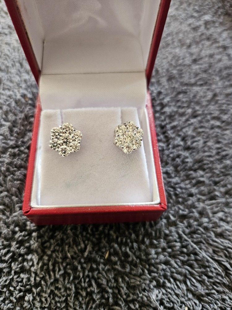 (14K Gold) 1.2 CT VVS 8mm Round Diamond Flower Earrings (Screw Backs)