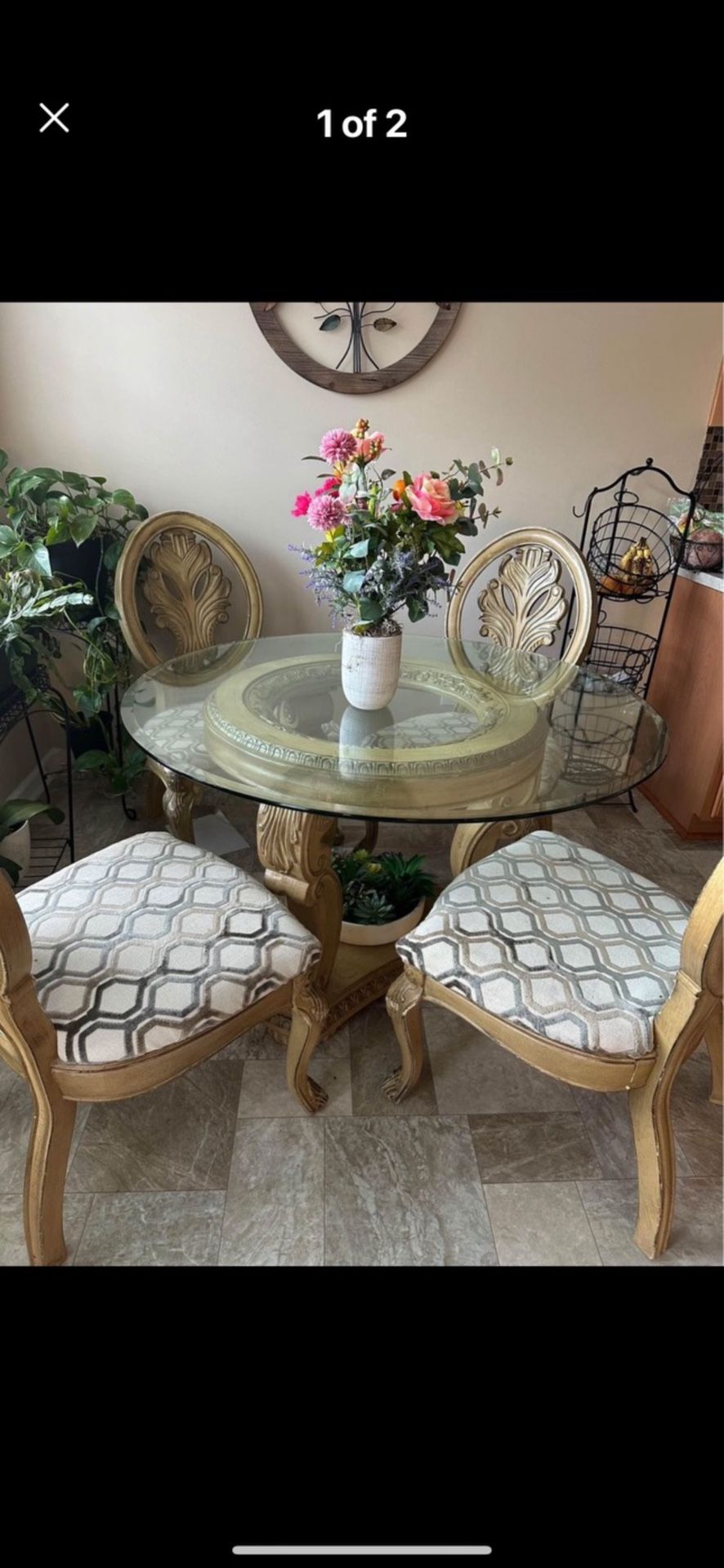 Beautiful Wood Nook Round Table And Chairs  Leaf Design. 60 Inch Round Glass. The Glass Shown Is 48 Inch. We Are Selling Table With The 60 Inch Glass 