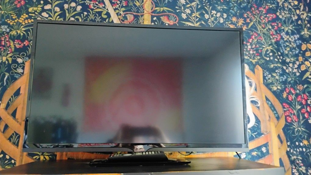 JVC T.V. - 37" - LED
