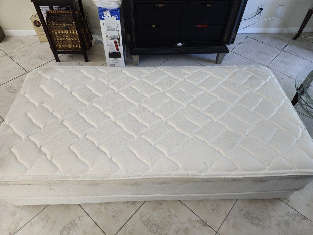 Hi-End Quality Made Twin Matress And Box Spring 55..00- Total For Both Firm