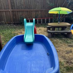 Rare Step 2 big splash pad Pool With Slide 