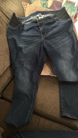 Skinny maternity jeans