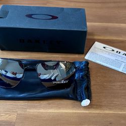 BRAND NEW OAKLEY GAUGE 8 *LARGE* *POLISHED* BLACK W/PRIZM BLACK LENSES