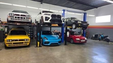 4 Post Car Lift ** Delivery Available **