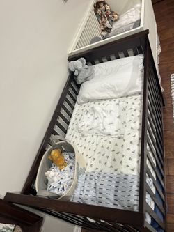 Beautiful Crib With Mattress 