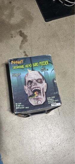 Spirit Halloween Zombie Head Bird Feeder