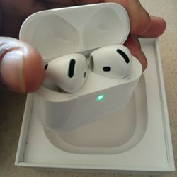 Apple AirPods 4