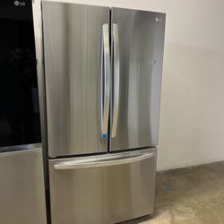 33 INCHE WIDE NEW OPEN BOX  FRIDGE 