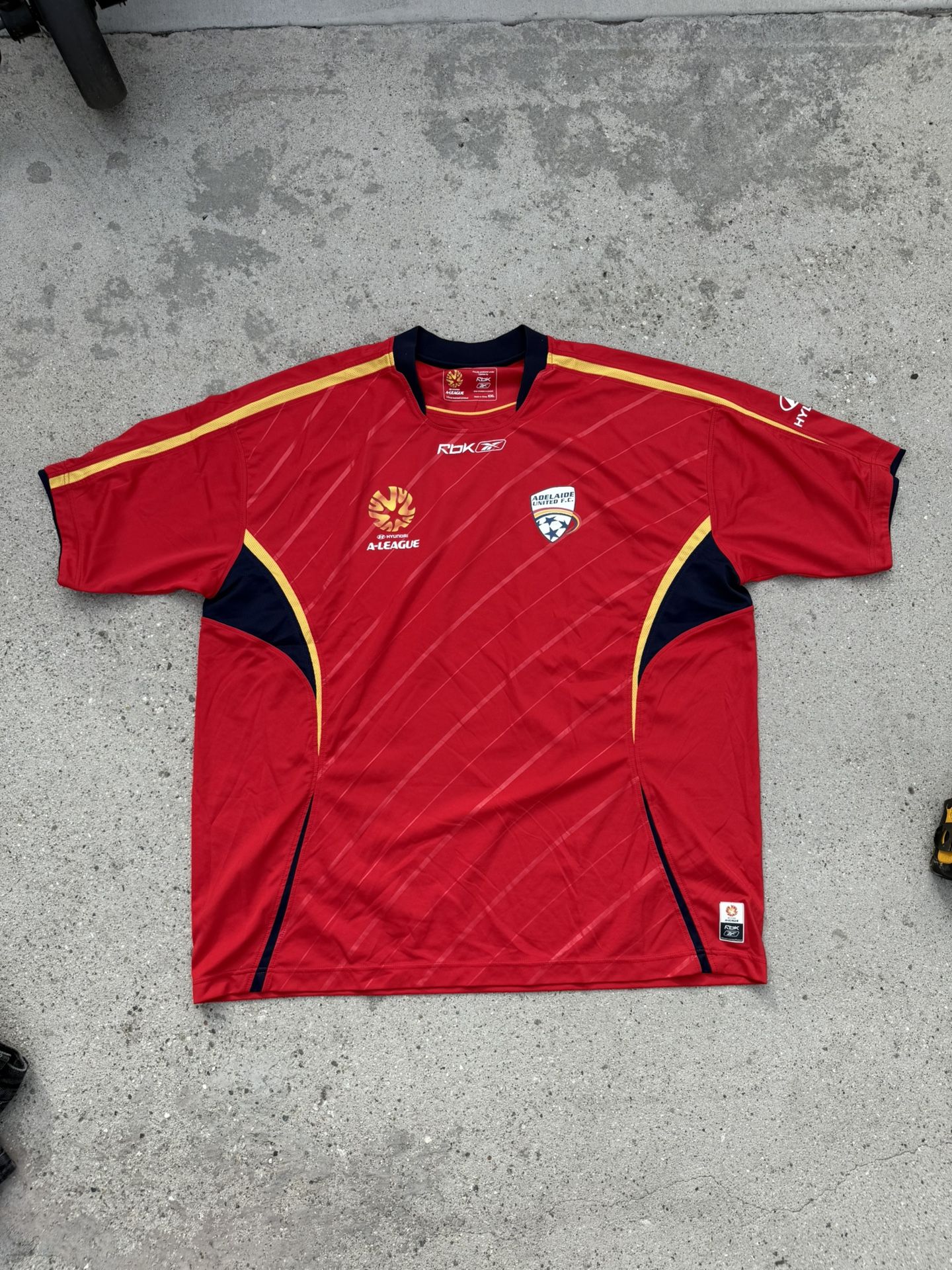 Adelaide United red and yellow Reebok football shirt size XXL