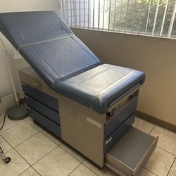 Exam Table Ritter by Midmark 104