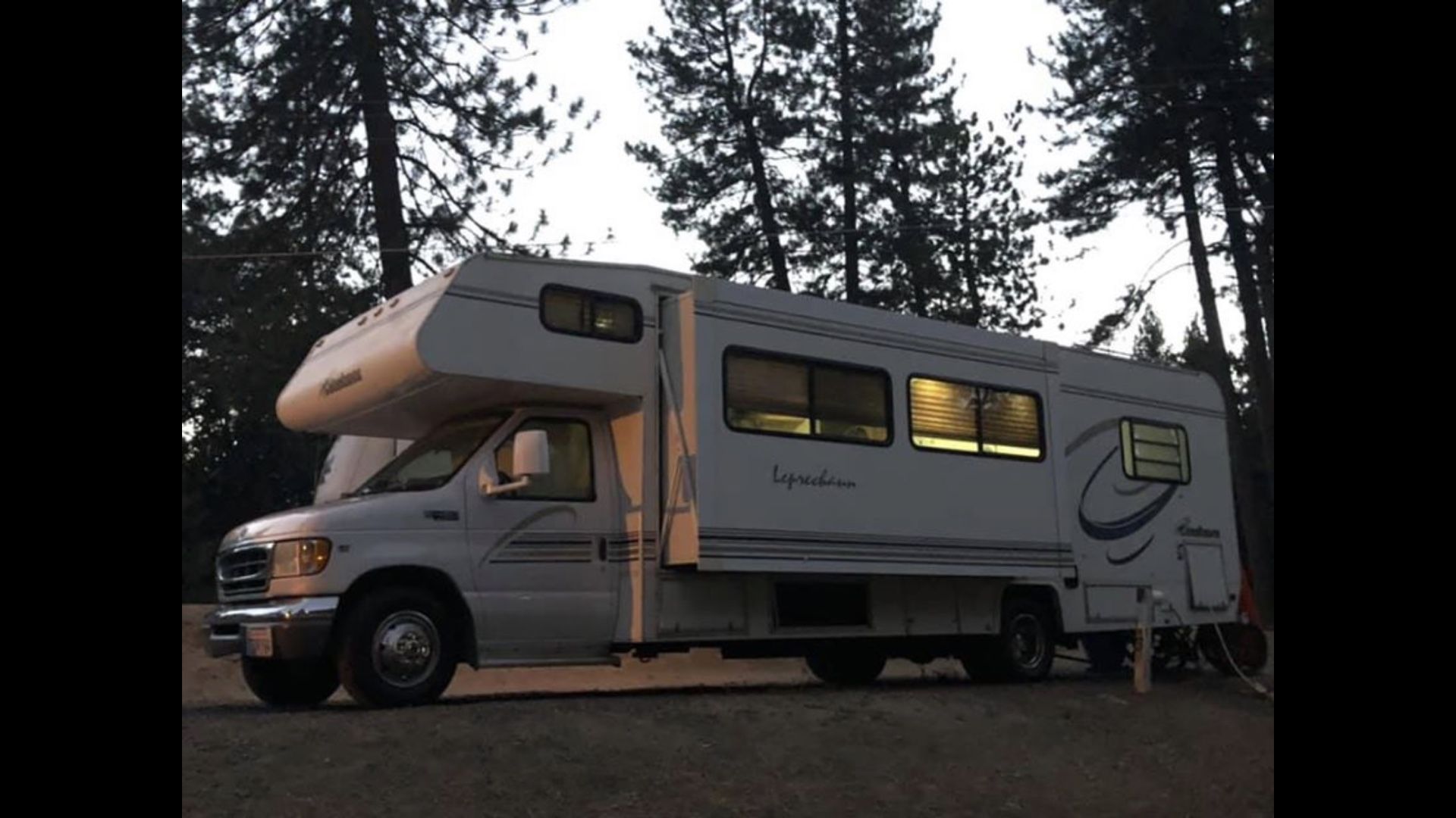 RV 32 ft Class C Great condition