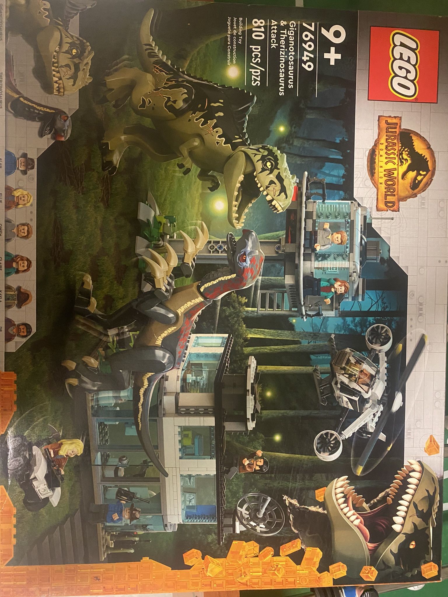 Giganotosaurus & Therizinosaurus Attack LEGO