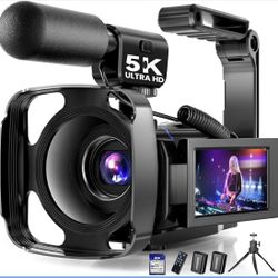 NEW in Box 5K Video Camcorder /Vlogging Camera with IR Night Vision, w/Zoom/Night Vision /2 Batteries/Mic/32GB card/Touch Screen