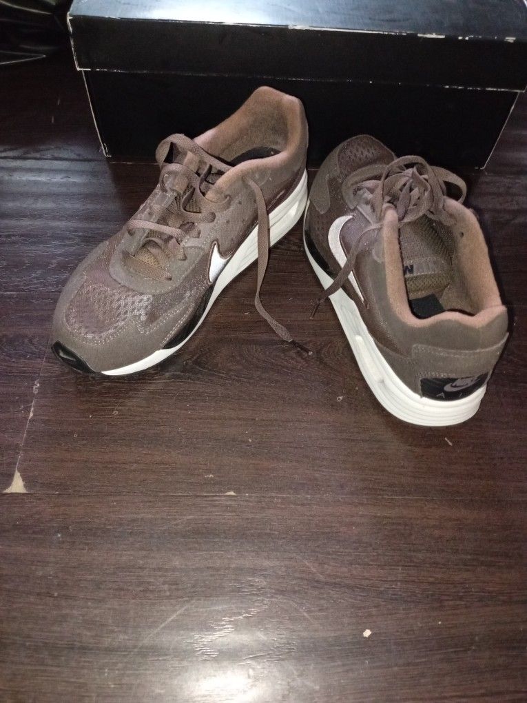 Nike Air Max Solo