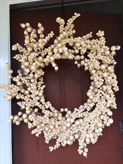 Ivory Berry and Rosehip Wreath Door Decor Home